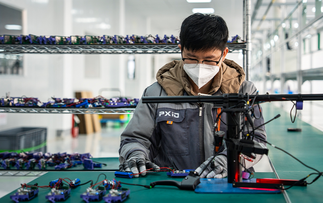 Quality Testing Lab · 电池测试